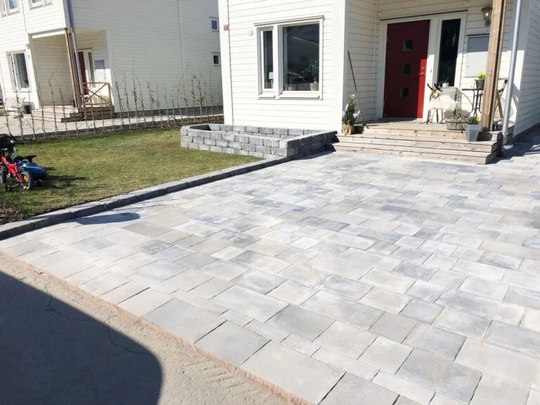 Uppfartsrenovering Nya Plattor Villa. Norrtälje Grind